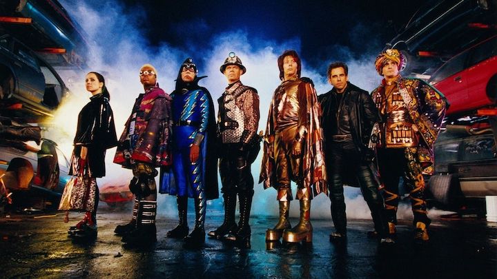 MYSTERY MEN (1999) Janeane Garofalo, Kel Mitchell, Wes Studi, William H Macy, Paul Reubens, Ben Stiller, Hank Azaria assembled